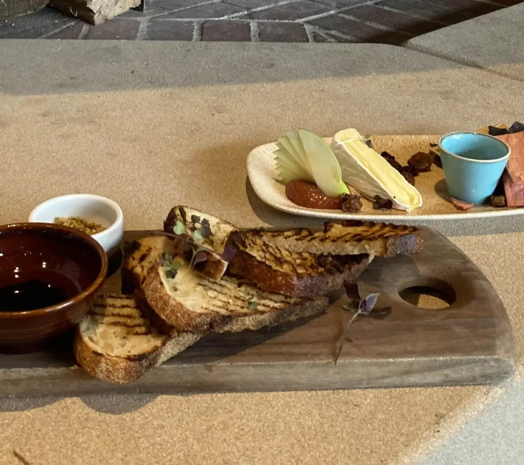 crawl_Food-Platter-1024x909.webp_d9941f6e.webp