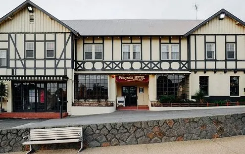 Lunch at the Portsea Pub